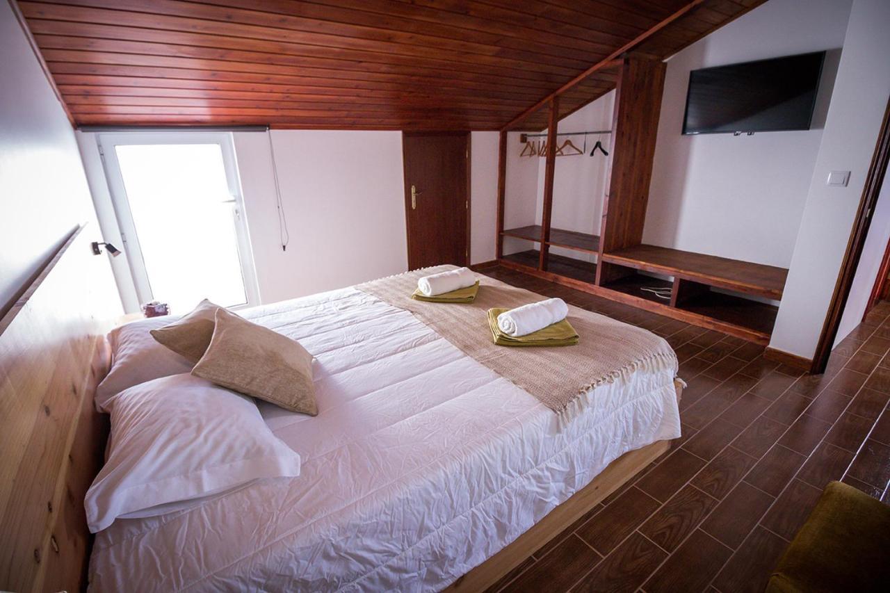 Ponta Delgada Guest House 2 Arrifes Exterior photo